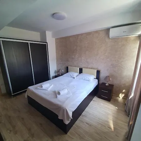 Moonlight Emc Mamaia